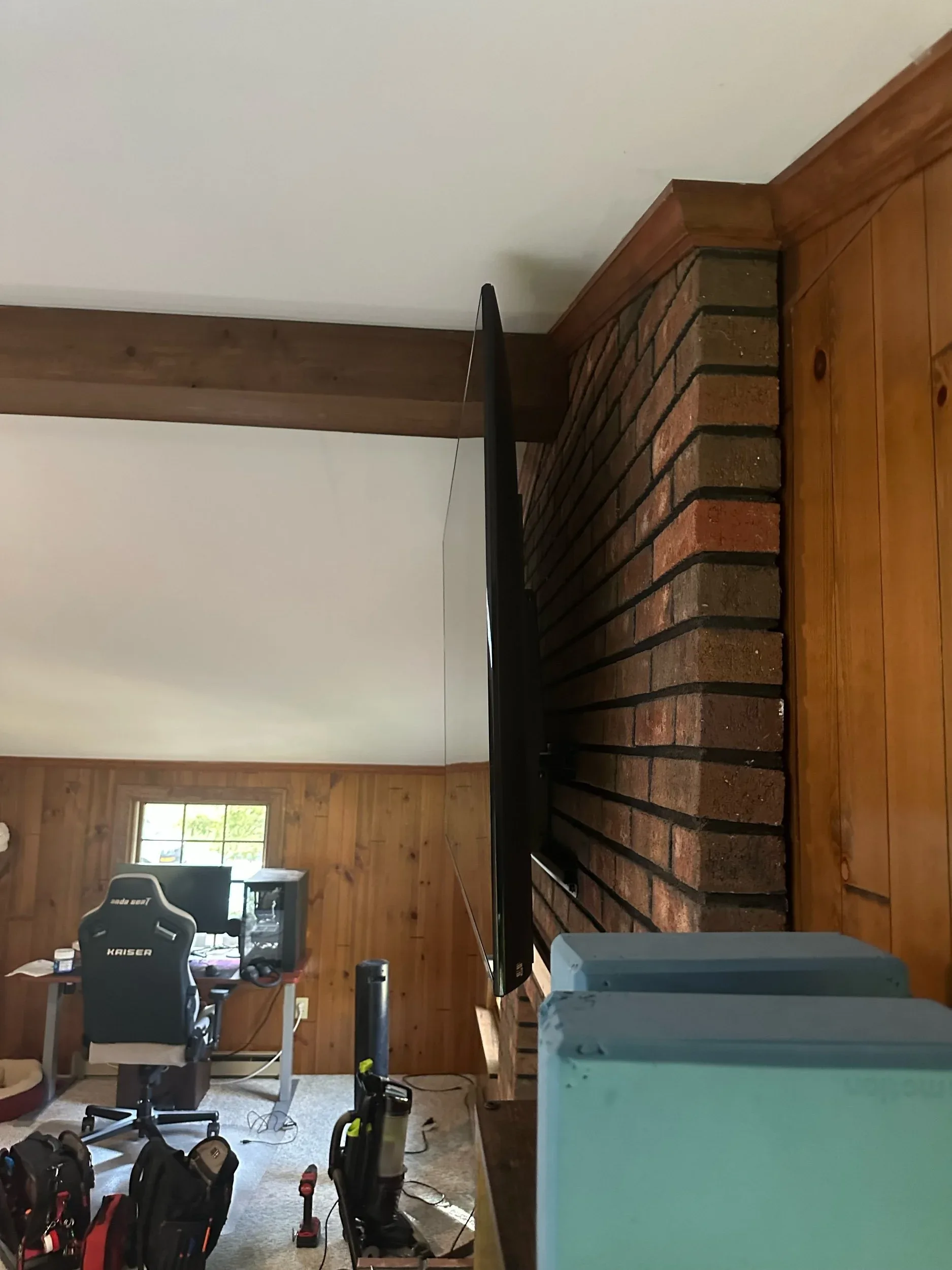 Articulating TV Mount Arm Brick Chimney Corner