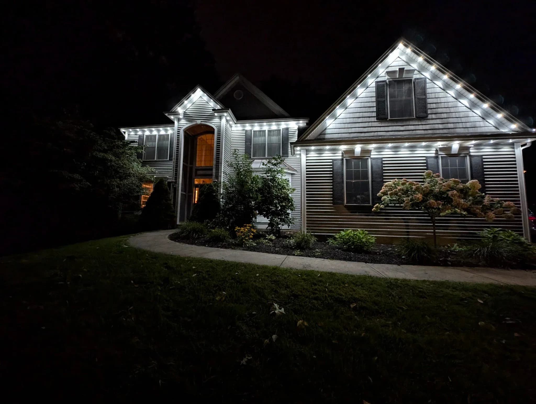 Permanent Outdoor LED Roofline Lighting White House Wide Angle Copy