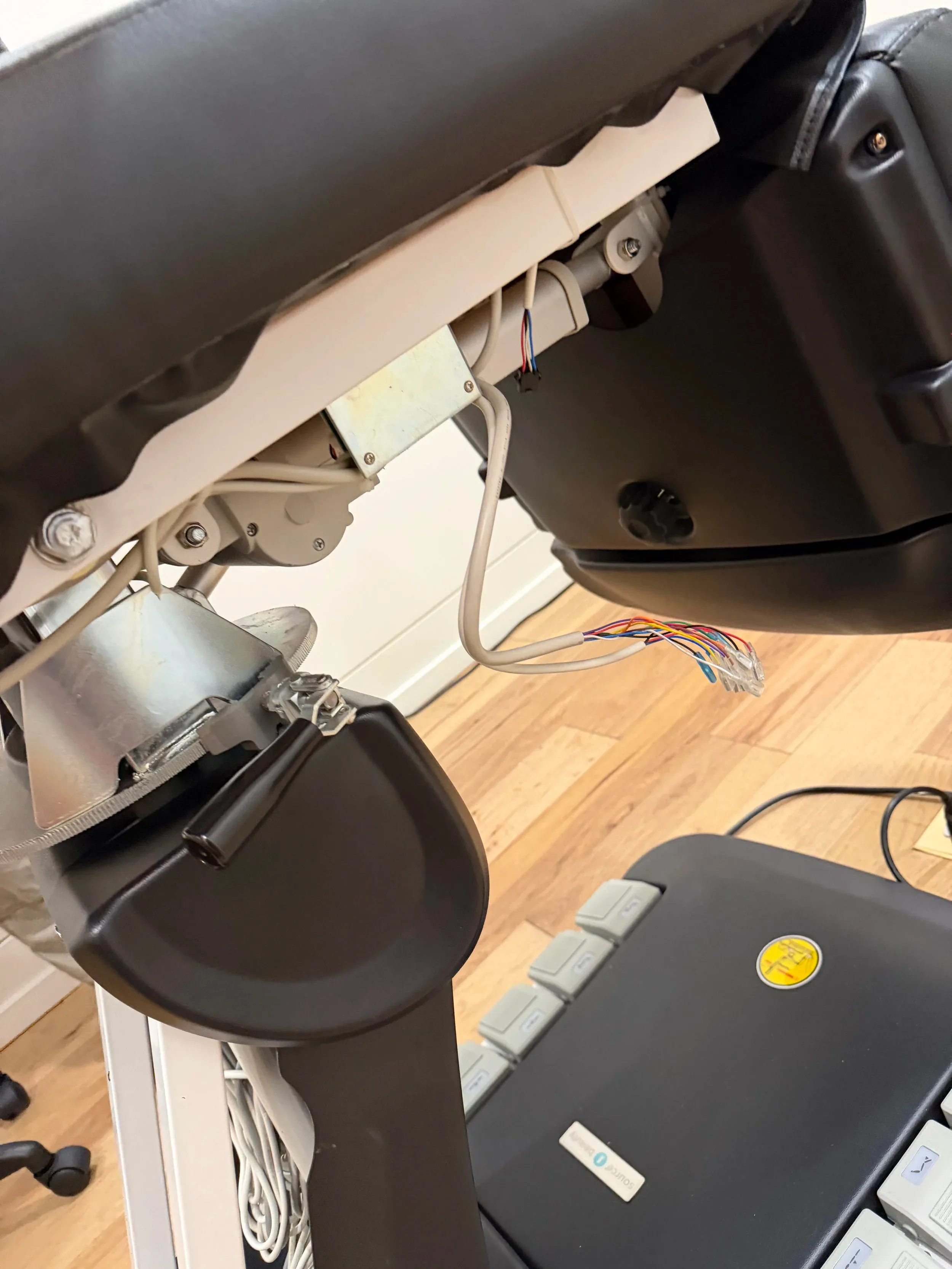 Treatment Chair Backrest Pivot Control Box Wiring